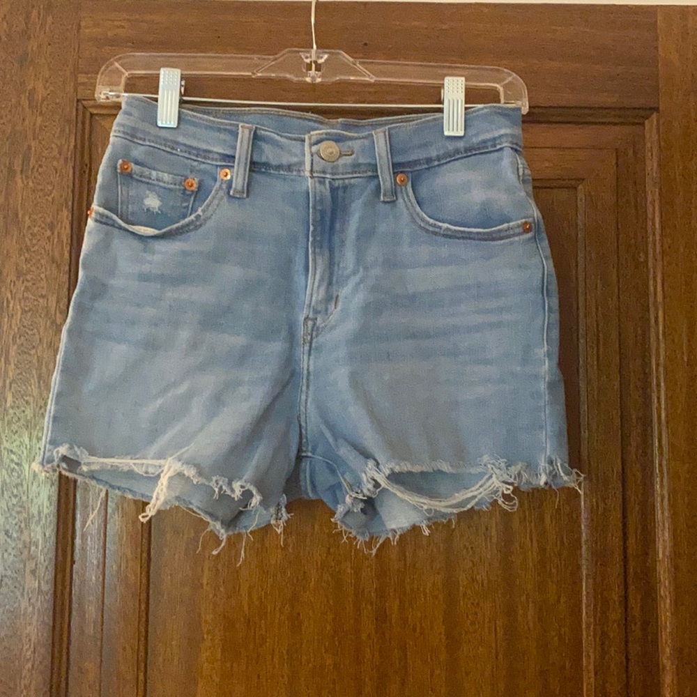 Levi cut off high rise shorts size 26